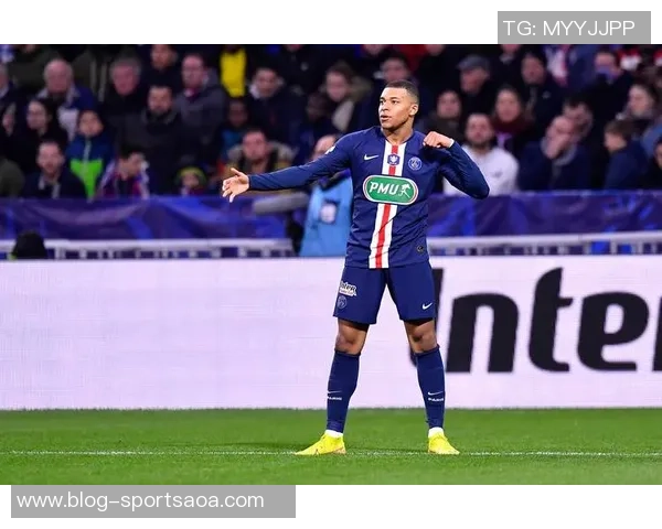 姆巴佩分享生活与比赛精彩瞬间展现轻松愉快的心情与状态