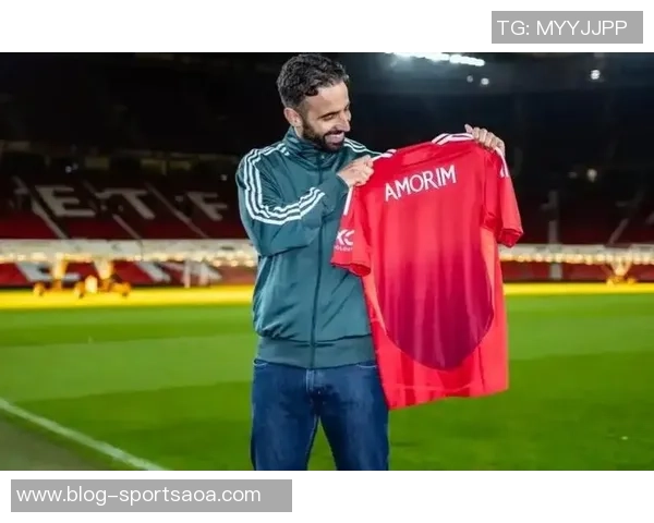 曼联高层认可阿莫林执教表现将于明夏着手补强中场位置